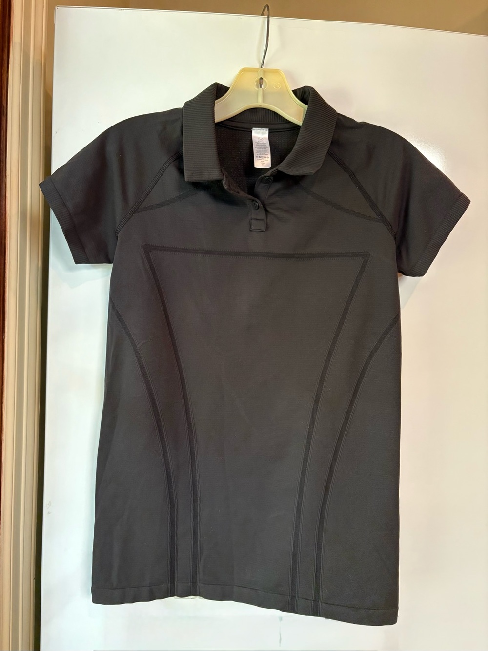 Ivivva Girls Black Polo Top Sz 14 pristine condition, preowned